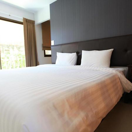 The One Residence Hotel Bangkok Extérieur photo